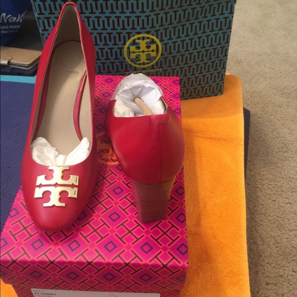 Tory Burch Raleigh 70MM patent red pump NWT - Picture 3 of 6